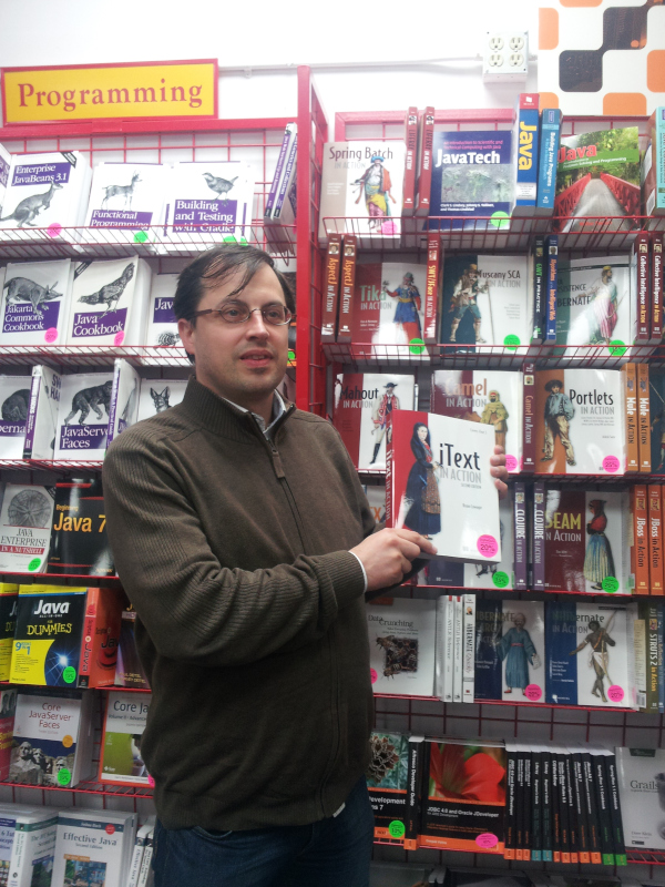 Me and my book in the Digital Guru bookstore in Sunnyvale